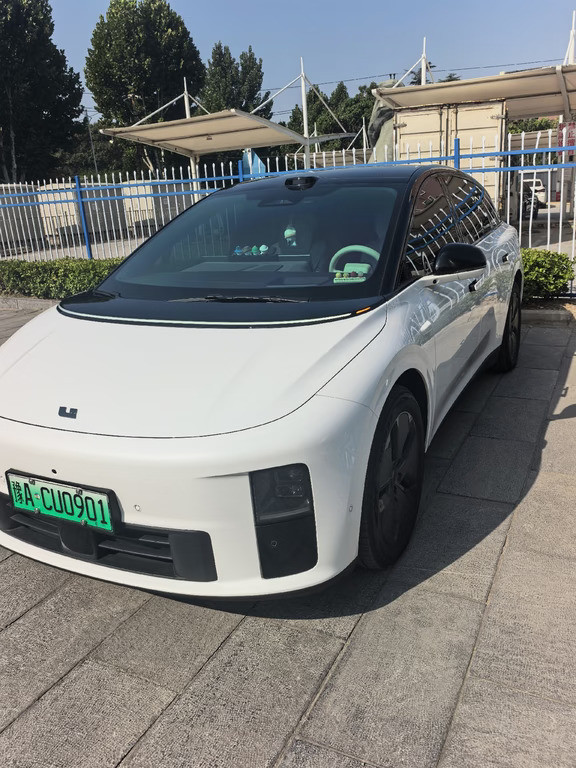 实拍我的理想i6大白！