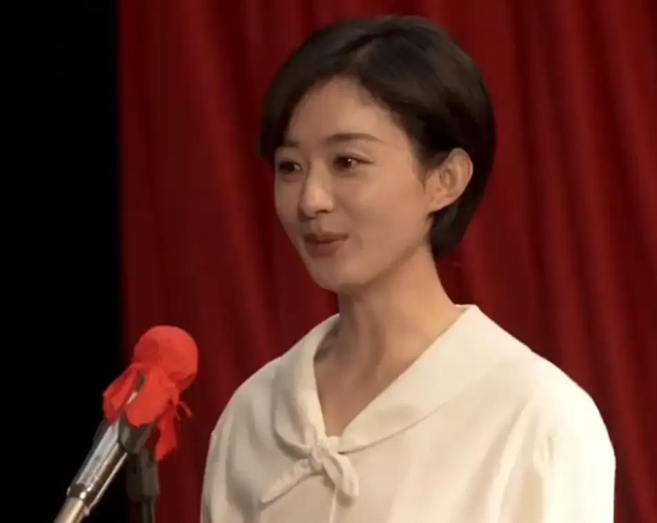 赵丽颖还演古装戏比较好“李秋萍”这个角色感觉她拿捏不住，她太稚嫩了！