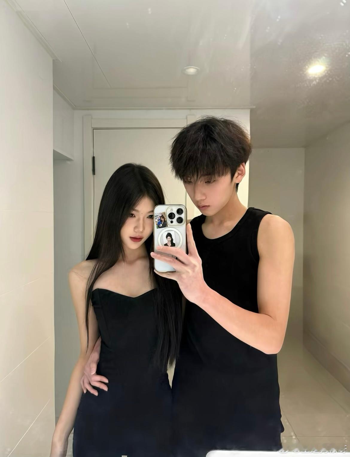 手机壳上是我爱的女孩