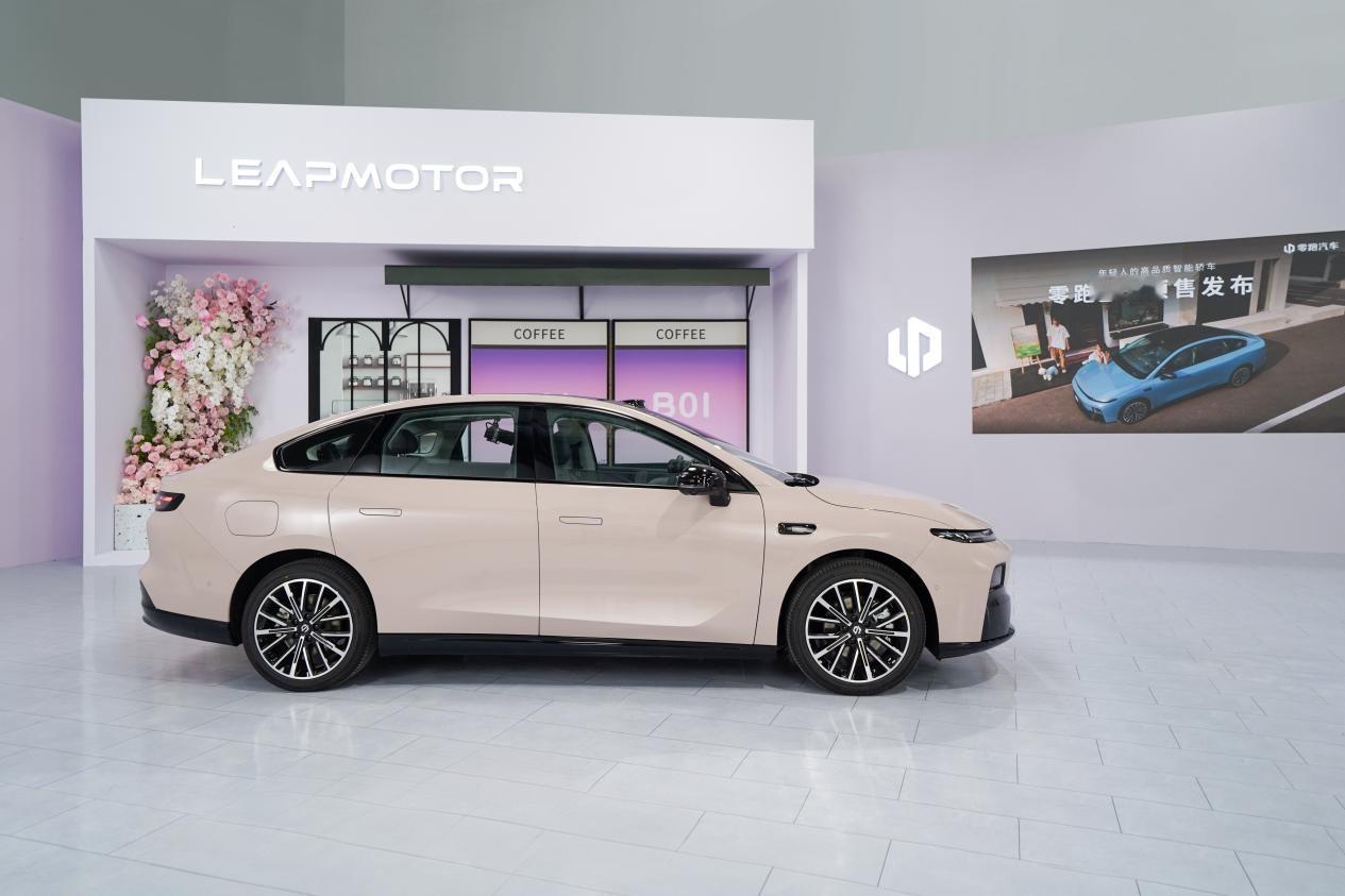 犹豫小鹏MONAM03，还是零跑B01？两项核心对比给你答案。要论目前纯