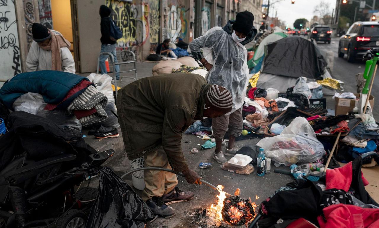 纽约迎来历史性一刻：38岁的佐兰·马姆达尼在零下6度的严寒中正式宣誓成为纽约市新