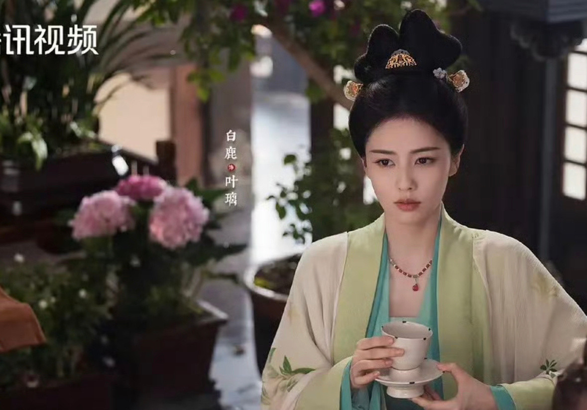 白鹿和丞磊的剧莫离海报来了….一点质感都感觉不到[捂脸哭]​​​