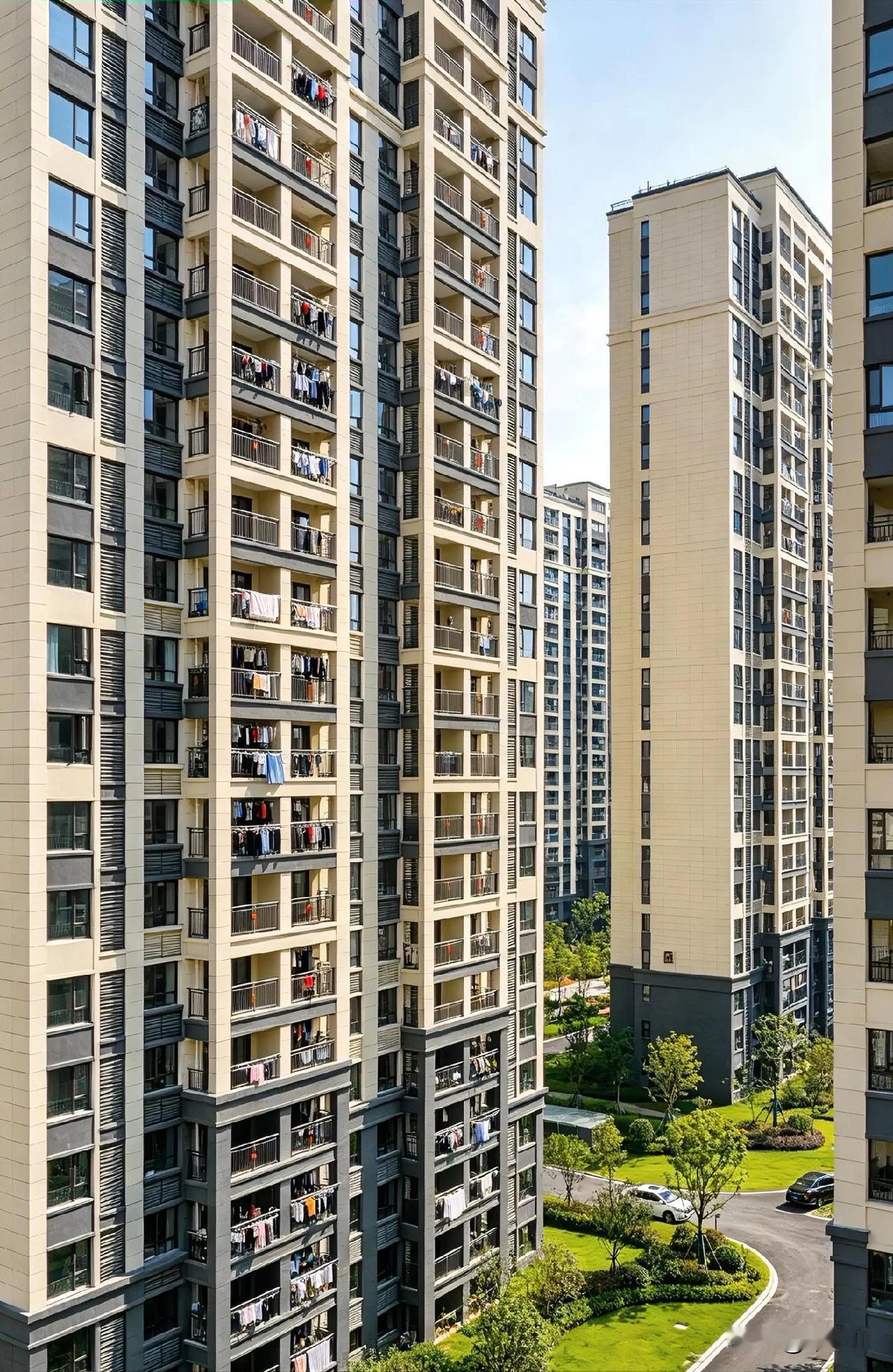 说实话，济南的房价还是很友好的，这几年我去过不少城市，和济南城市级别相同，但比济