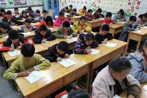 你可能不知道的，关于小学的几个真相！1、专家说不要在意小学成绩，你信了！可到初