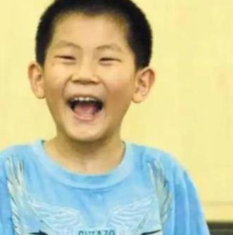 “国家的一大损失！”2000年，山东有一神童，短短的2天便念完小学，10岁那年参