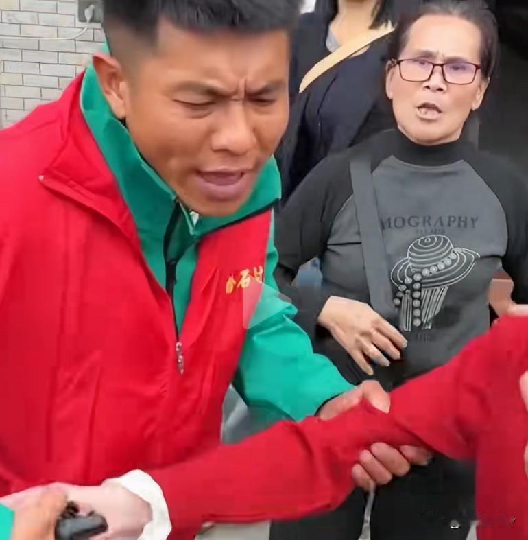 闹成这样人家都已经和解了，光一个福建省都得罪完了，这不光只是和小妈祖两个人之间的