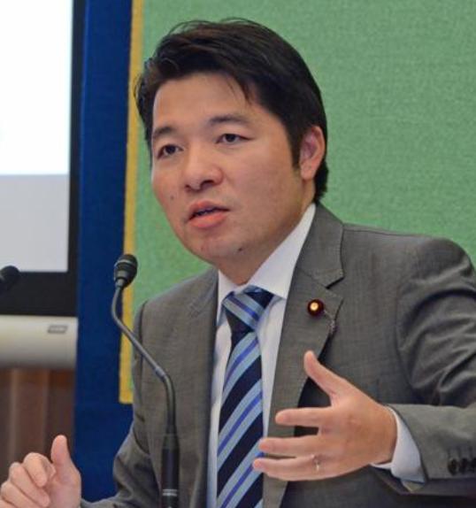 8月19日，日本众议员伊佐进一对外说明了一件事：现在中日关系，已经落到1972年
