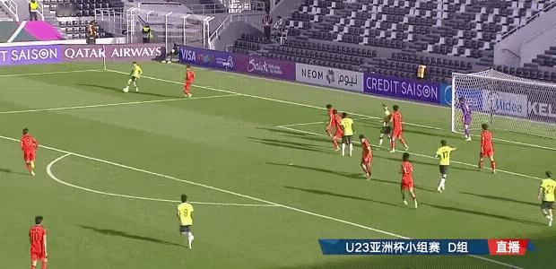 山东泰山应该考虑和青岛西海岸谈谈门将李昊的转会问题，毕竟王大雷都快40了，真的打