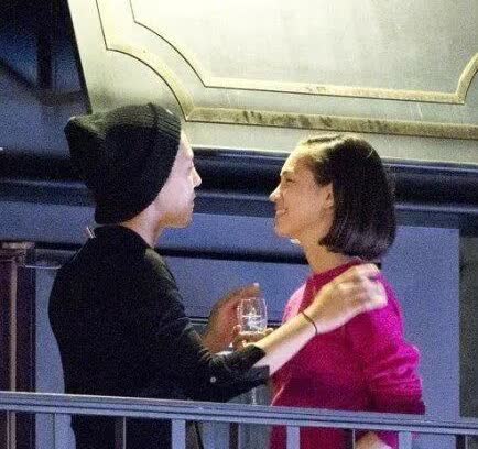 <em>水原希子</em>，曾经权志龙亲亲抱抱举高高的女朋友！那时候权志龙真的很爱她，作为模特出身