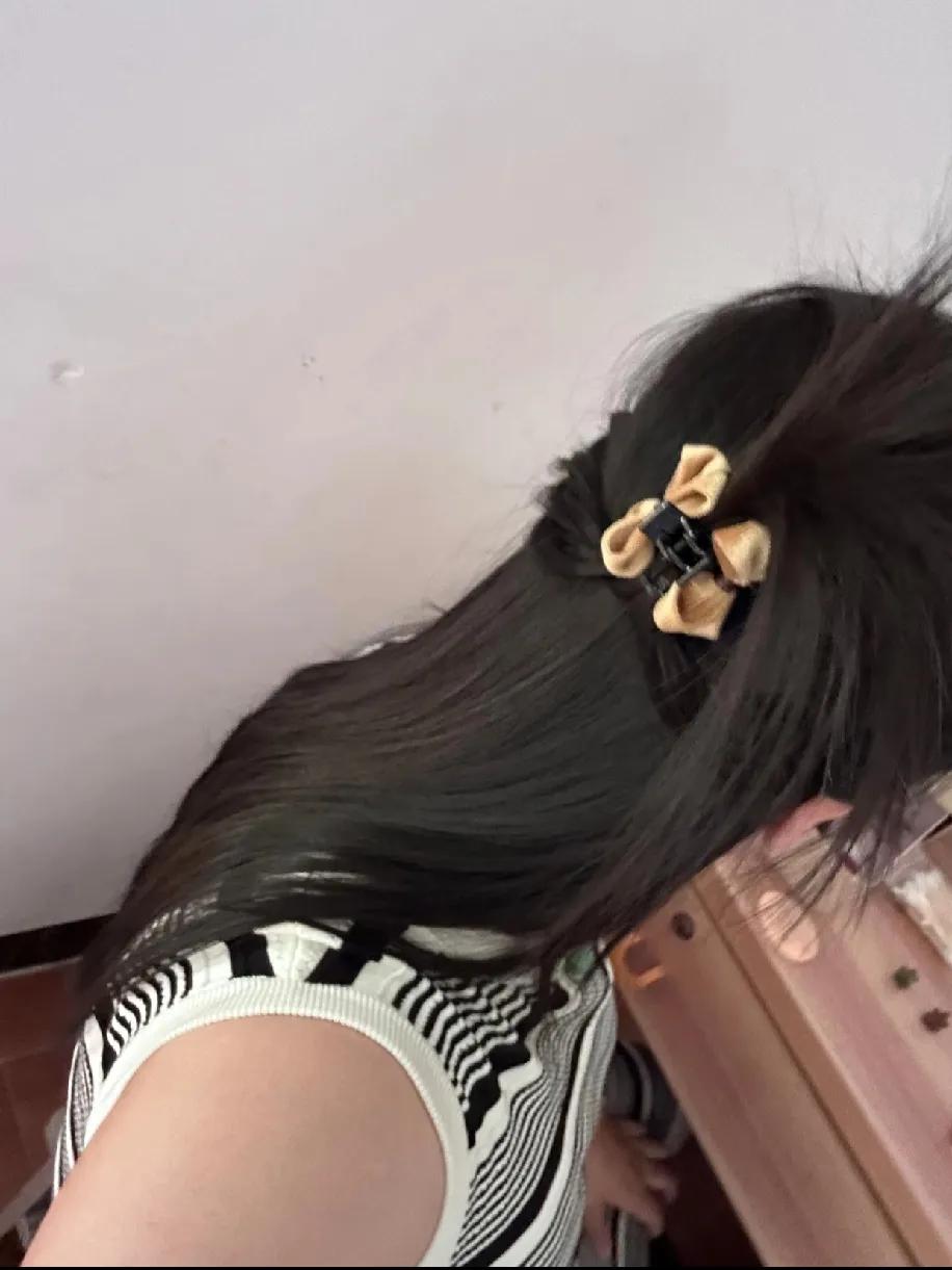 为什么工厂里面的女人，年纪越大的就越喜欢为难女人？我们找她，总是没空，很忙，你自