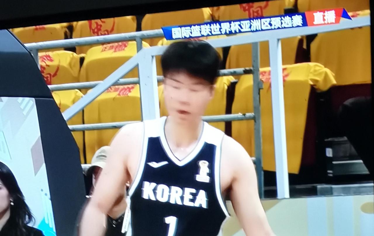中国男篮，有周琦，就没有胜利。刚才，世界杯预选赛，中国男篮对韩国男篮第一场，韩