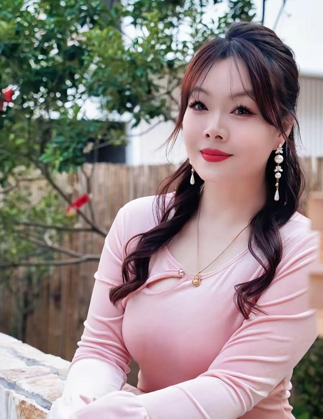 最美的风景在路上小性感户外随拍写真邻家女孩小姐姐