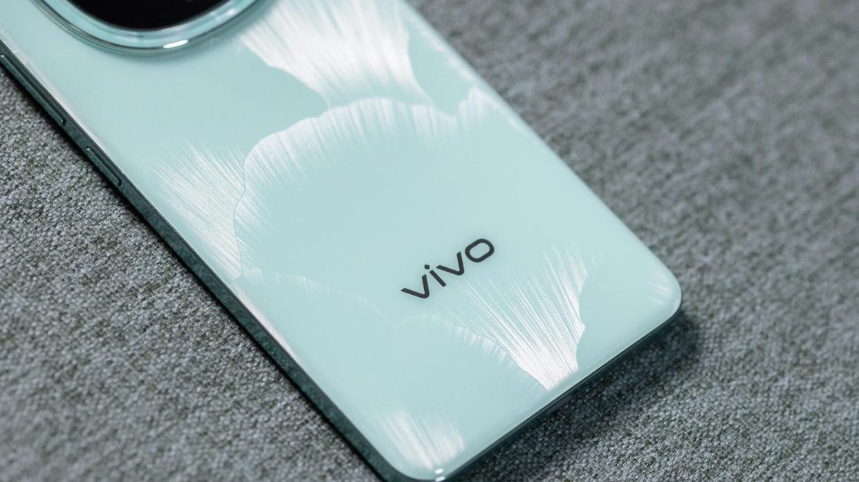 vivo“决心清仓”, 6500mAh+抗跌耐摔, 发布三个月跌至1075元