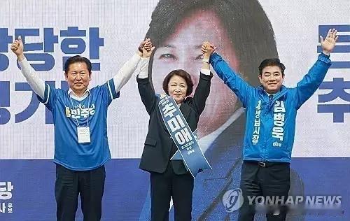 韩国地方选举竞选阶段开启以来，有着李在明政治故乡之称的城南市成为政坛必争之地，市