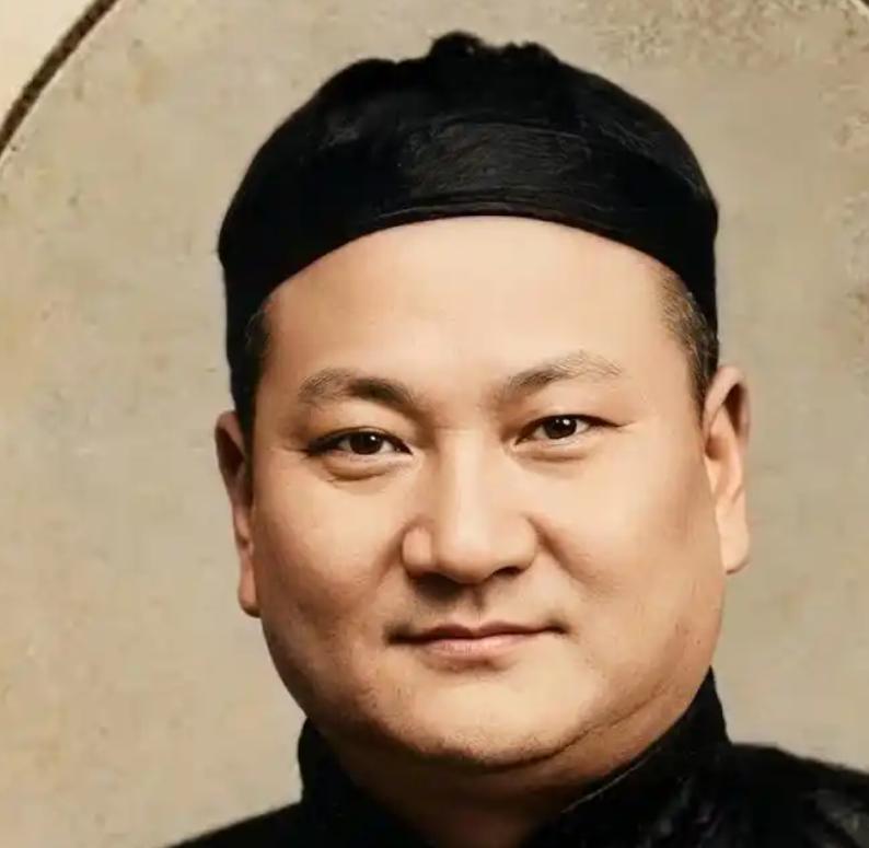 1949年，上海解放后，我党准备清算青帮老大，助手问陈老总：还有个叫顾竹轩的怎么