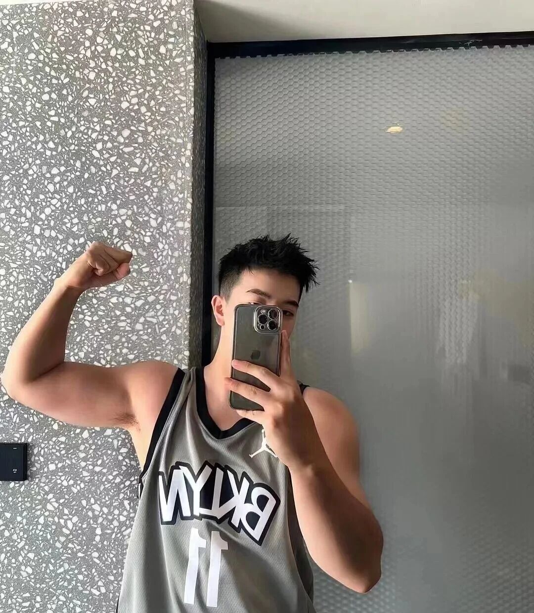 今天很难，但你昨天也说过同样的话，结果也撑过来了。