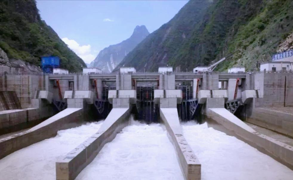 美国估计想不到，中国竟然会在四川藏区砸下664亿、历时16年完成一项大型工程。