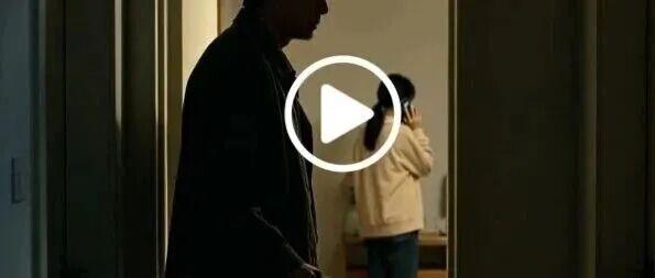 孙子出生公婆包10万红包，儿媳打开一看，果断给孩子改姓十月怀胎，一朝分娩，我