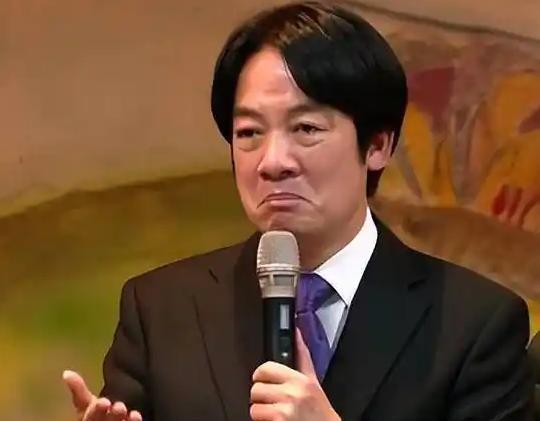 昨天，台独首领赖清德，居然把“抗战胜利”，说成是“”终战”；还恶毒攻击和抹黑～中
