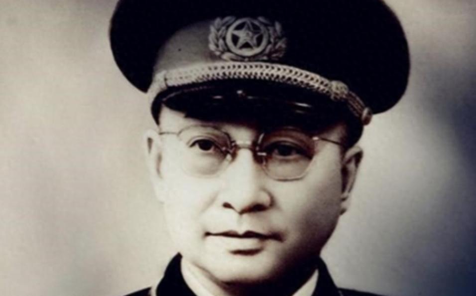 1960年，陈赓抱病回家乡湖南，看到饭菜不高兴：蒋介石都骗不了我“爸，这桌子摆