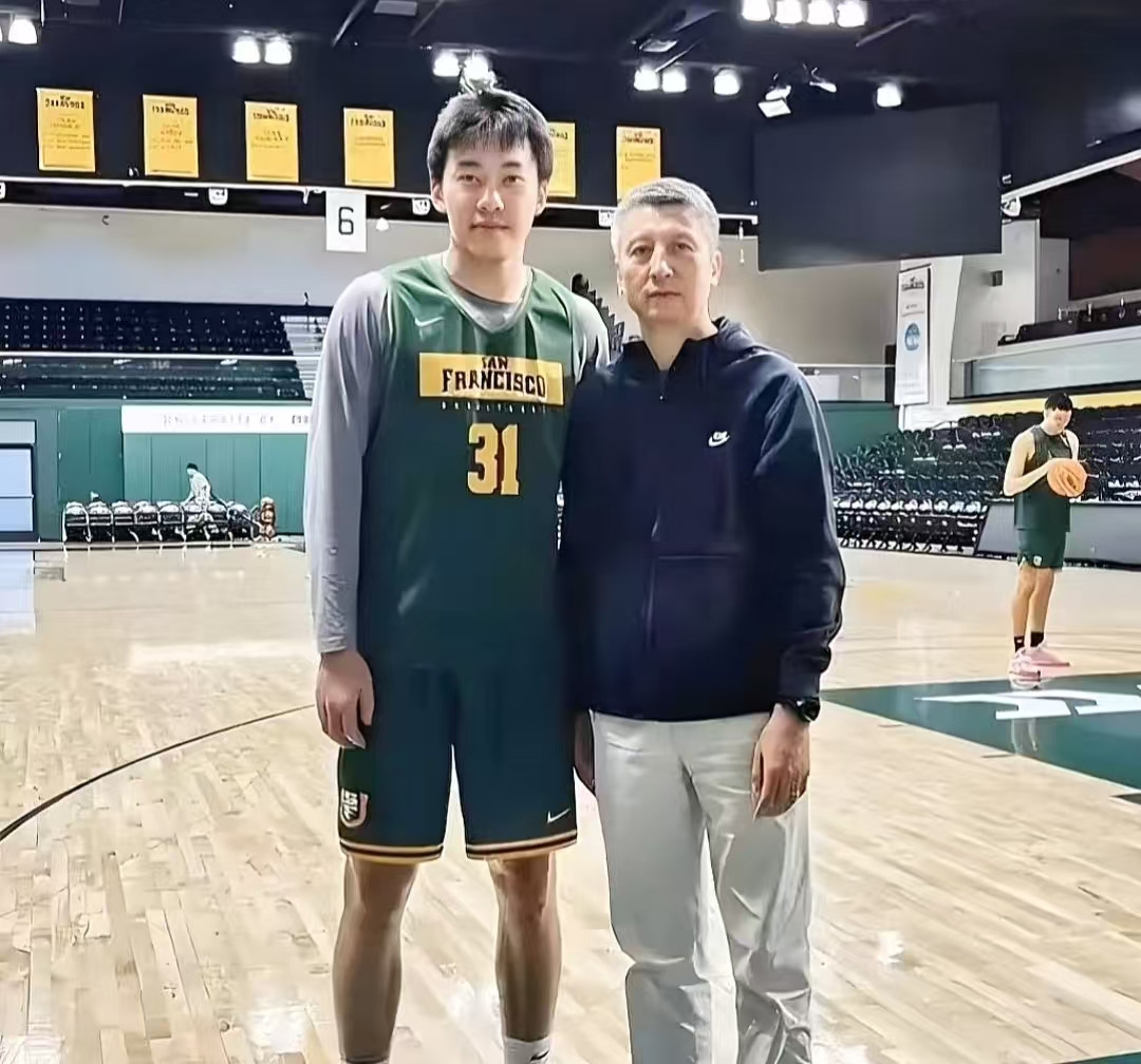 老叔狂喜！王俊杰NCAA得分新高，亚洲杯历练助成长，赵维伦替补未得分