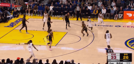 哈登三分！！不中！！