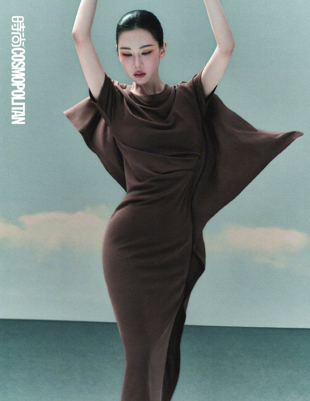 封面大赏CosmopolitanChinaAugust2026陈都灵身着