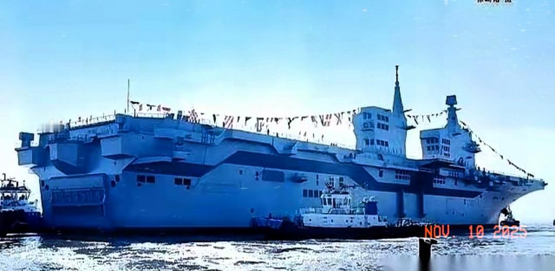 说真的，这速度有点不讲武德了。前脚刚为福建舰的电磁弹射欢呼，全世界都瞪大眼睛看我