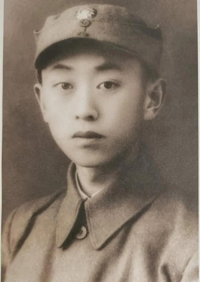 1950年9月，北京西郊的一家医院里，35岁的63军军长郑维山握着徐向前的手准备