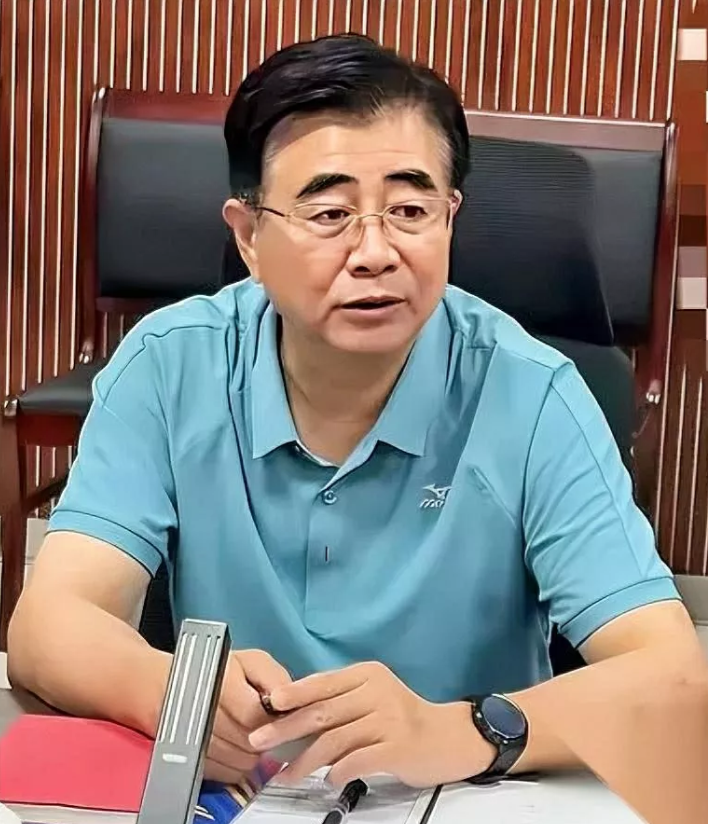 苏州足协急了——直接喊“不玩了”！不是耍脾气，是真忍不了官方伸手民间场。