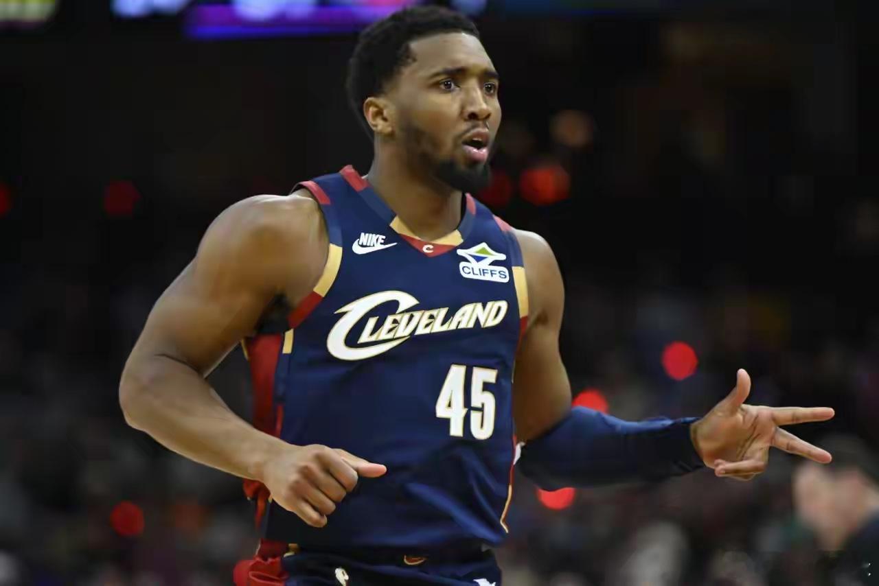 哈登解放了米切尔~米切尔近6场表现：对阵太阳：12中6，16分6助攻对阵开拓者：