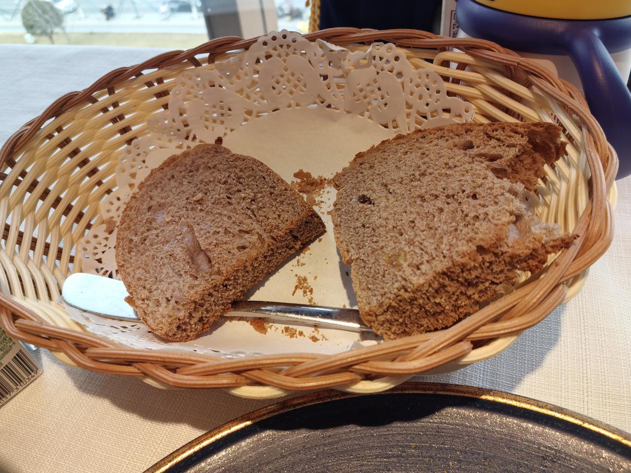 我国各地老婆的叫法：1、北京叫——媳妇2、河南叫——屋里头3、天津叫——