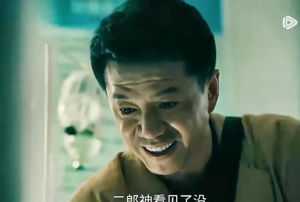 《扫毒风暴》：狗哥的提示让林强峰知道了卢少骅的窝点：正兴保健品厂。有句话说的好