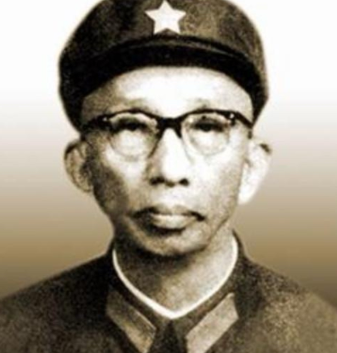 1955年，开国少将李迎希，因为误会，授衔时评低了一级，他对此十分不满，就写信给