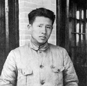 1933年3月，陈赓和廖承志在上海法租界先后被捕，廖承志竟“主动提出”要说出同党