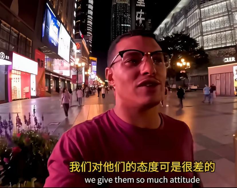 为什中国人不惯着英语巨婴？！这个美国博主让西方网友扪心自问：如果其他国家的人来美