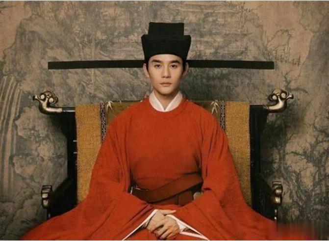 范仲淹母亲去世之时，风水先生指着一块地说：“这是风水宝地，子孙多出贵人”