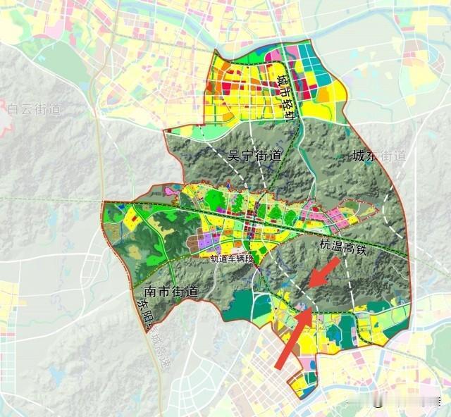 东阳城区和横店镇区之间，其实还可以造更多的隧道和更多的公路，要知道东阳城区大概有