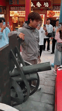 小姐姐：我想过真理，没想过会是权威。