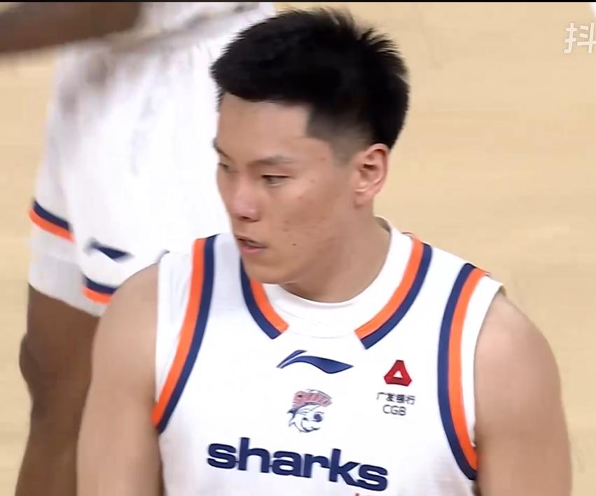 上一场大白边，这一场李弘权，CBA要大结局了上一场上海久事轻取广东，怀特塞德2