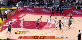 胡明轩逃避得分压力，徐杰获得新秀锻炼机会，新疆队没好后卫让人无奈广东队111