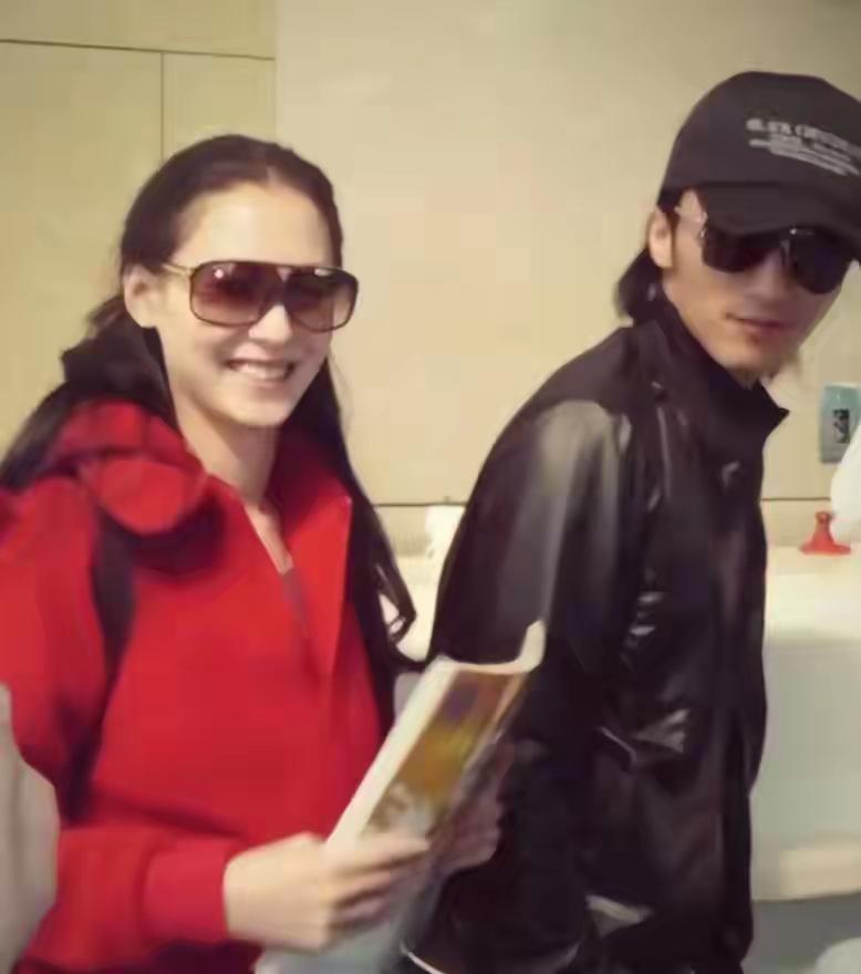 和谢霆锋离婚14年，45岁张柏芝高调官宣喜讯，这一次王菲输的彻底不少人一看