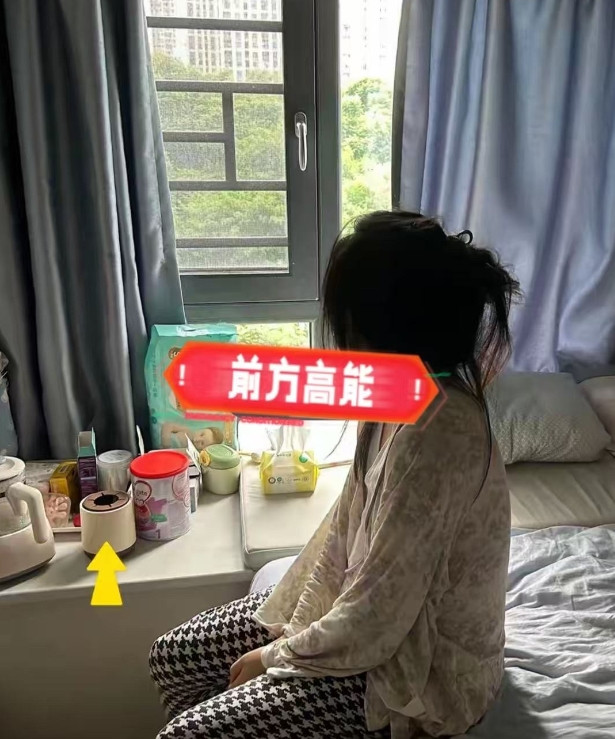 我妈一直都相信“坐月子不能洗澡”这句话，所以我坐了整整28天的月子，都没有洗过澡