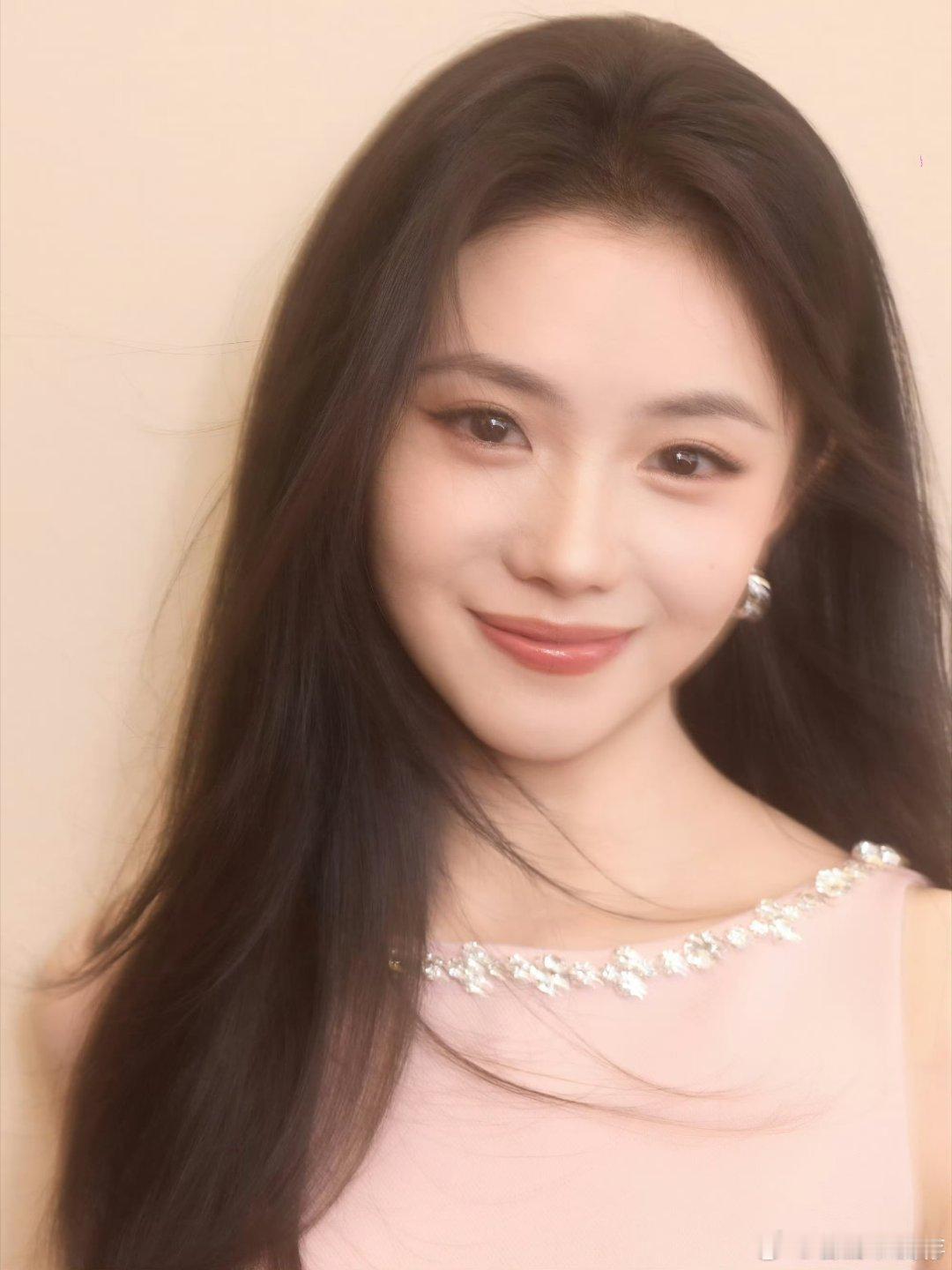 刘浩存活动生图频，被美哭了[抱抱]这个存儿生图也美得水灵灵[吹风