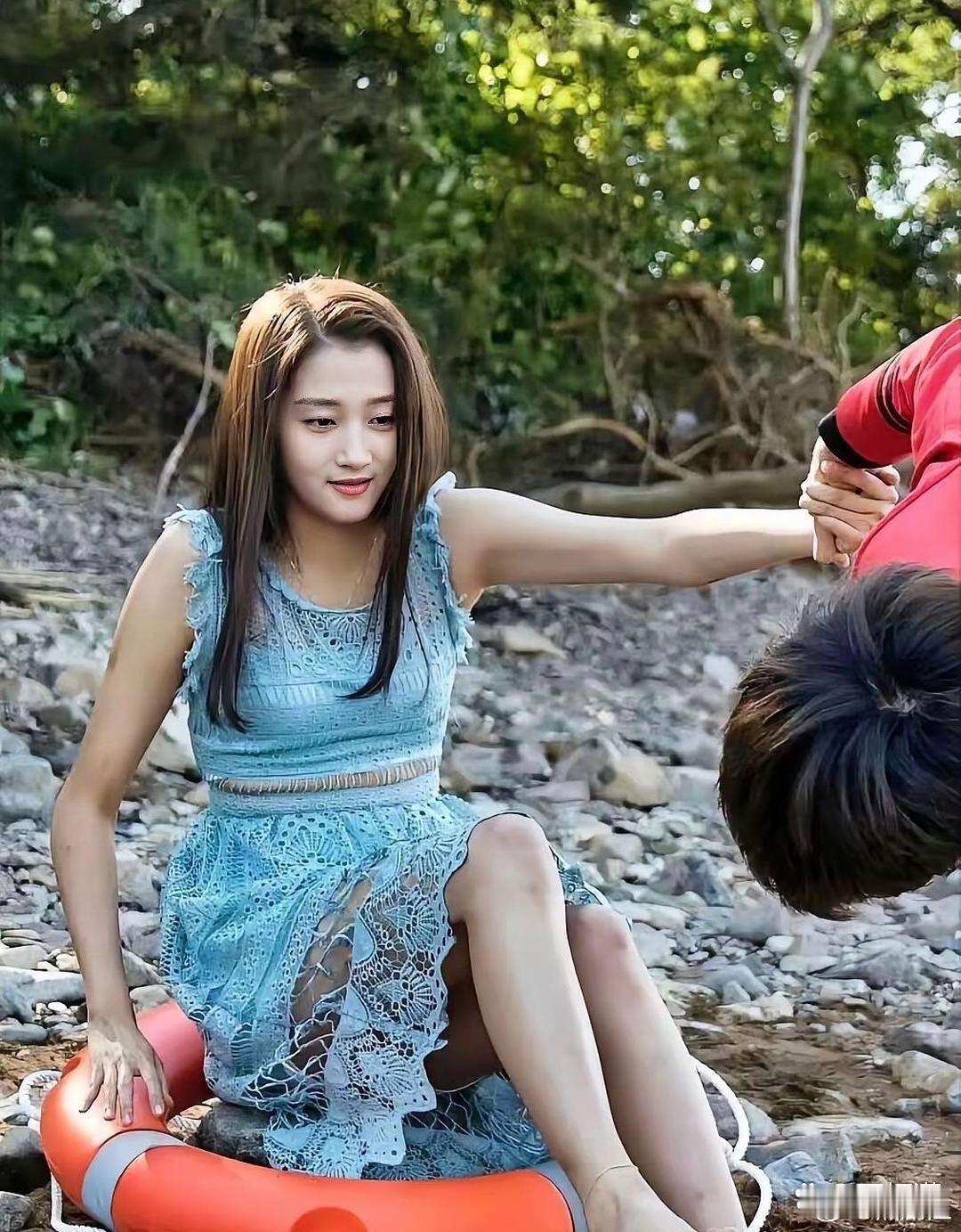 说实‎⁠话，这个⁠﻿综艺可能﻿是关⁠晓‏‏⁠彤付出最多的一‎次了。⁠