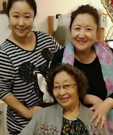 彭玉老师的家庭成员第一任丈夫，赵文欣。两人于1954年结婚，婚后第34年赵文