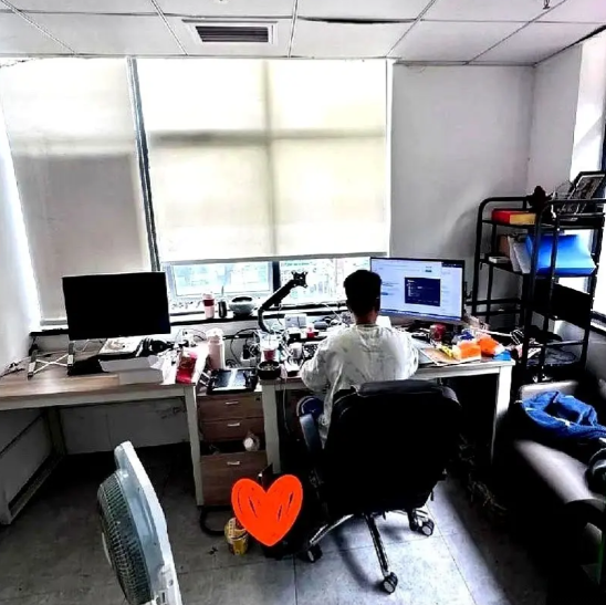 惊掉下巴！一亲戚在杭州搞了个小公司，整个公司就他一人，连办公室都没，仅一张营业执