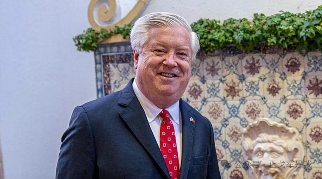 美国驻日本大使格拉斯18日发文说：“我要明确指出：我认为美国坚定不移地致力于保卫