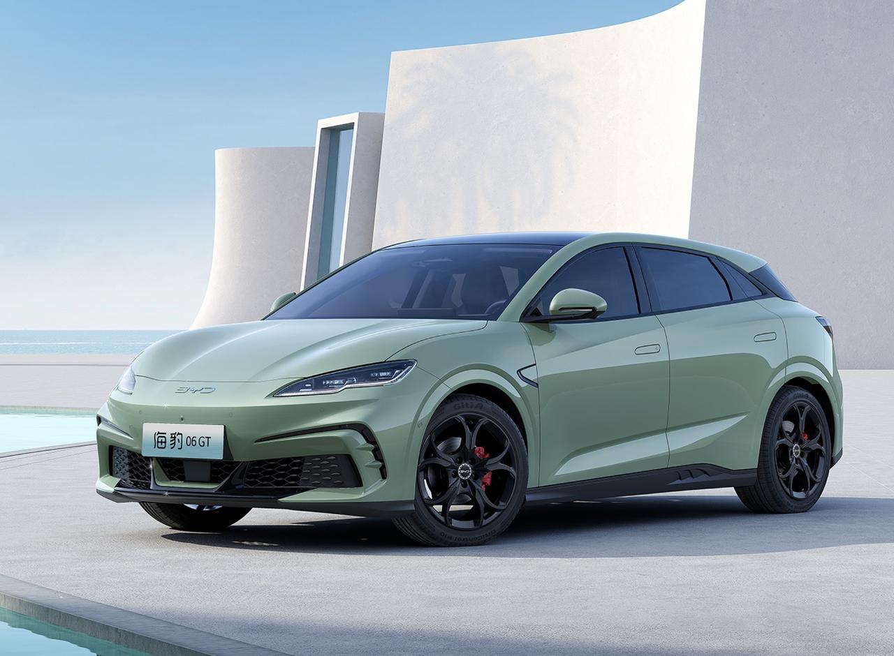 比亚迪海豹06GT，车身风阻系数为0.253Cd，采用溜背车身与无框车门设计。