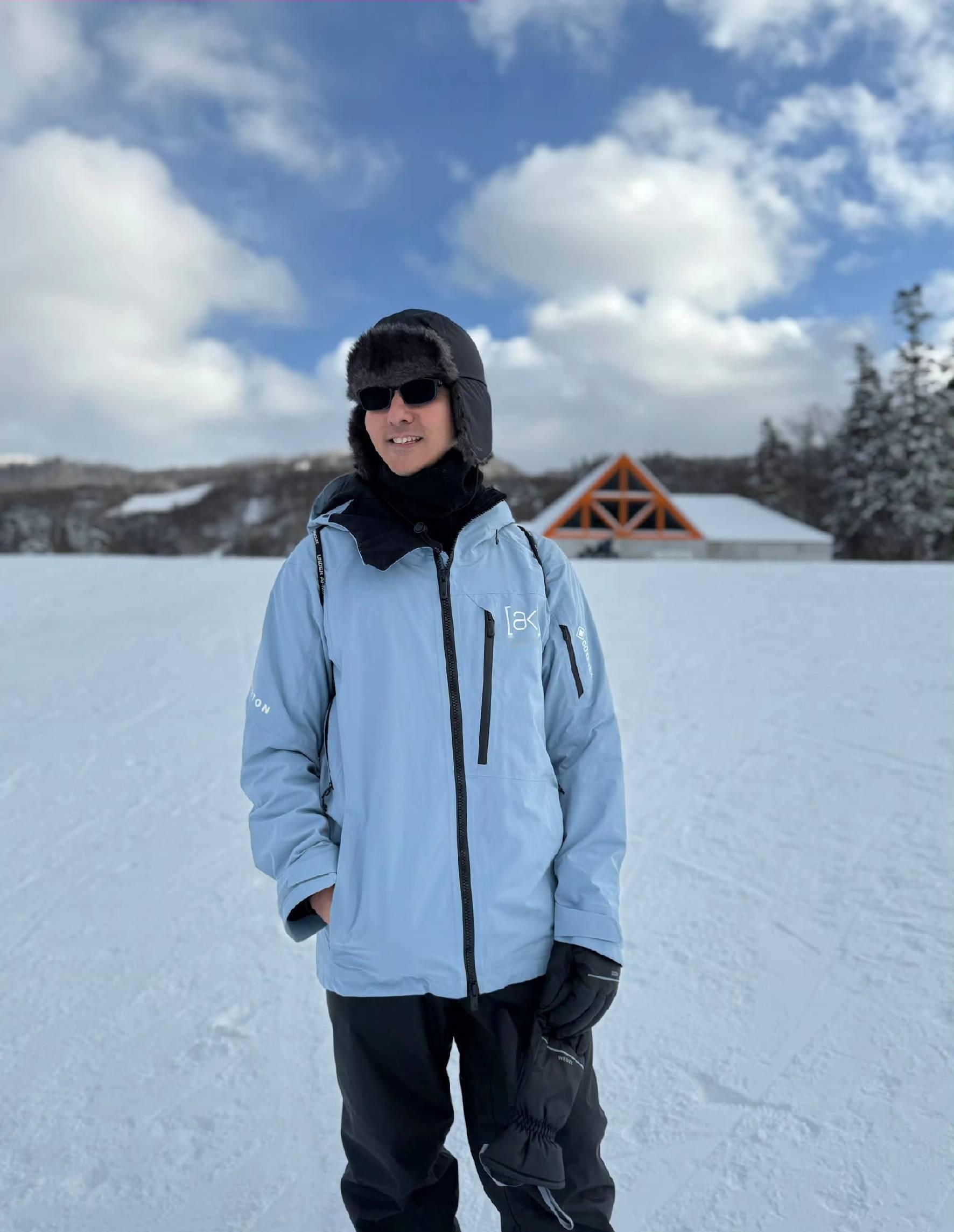 立威廉得知恶耗时才49岁49岁立威廉确诊甲状腺癌二期，得知噩耗瞬间崩溃，最放心不